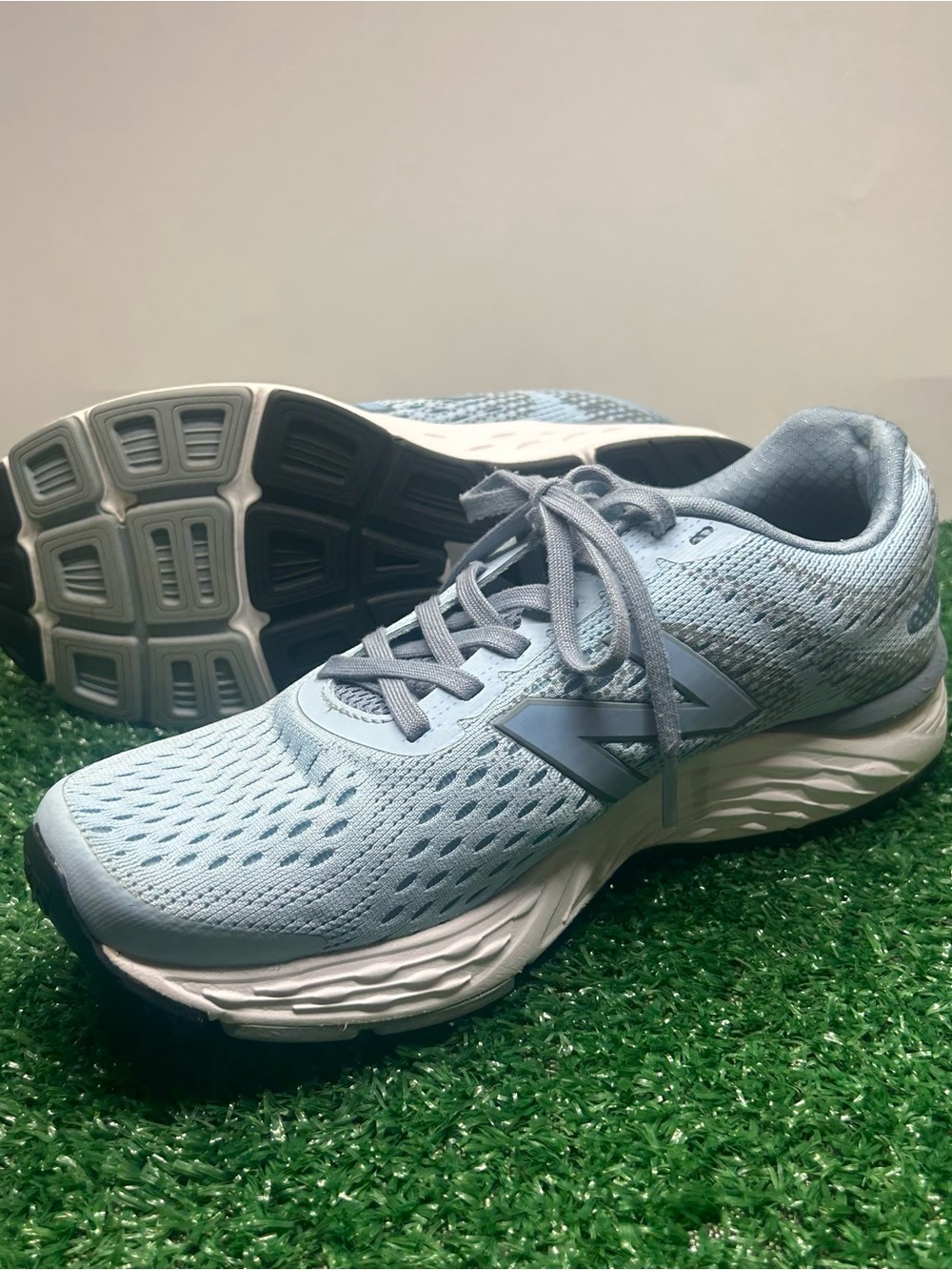 New Balance 680v6 Light Blue Running Shoes Size 8.5 B